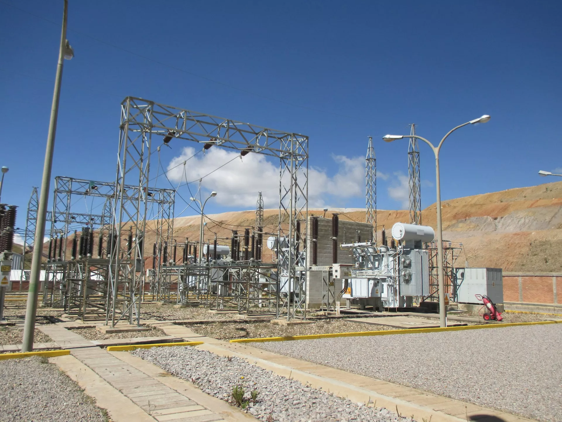 primary-substation-desert-area-energy-distribution
