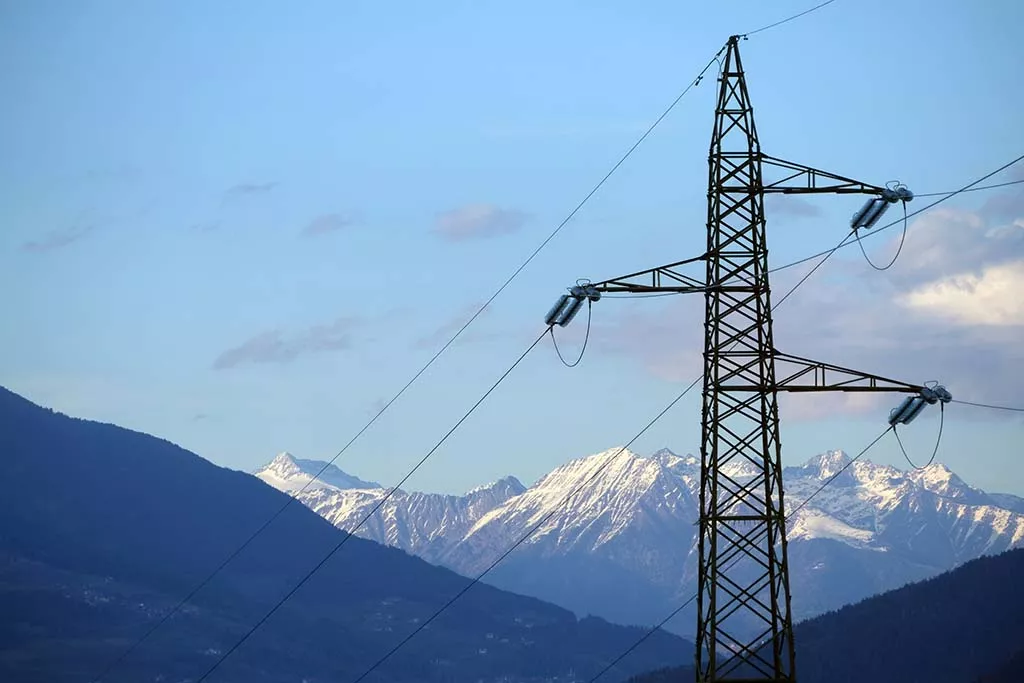 transmission-lines-MV-Network-michael-kucharski